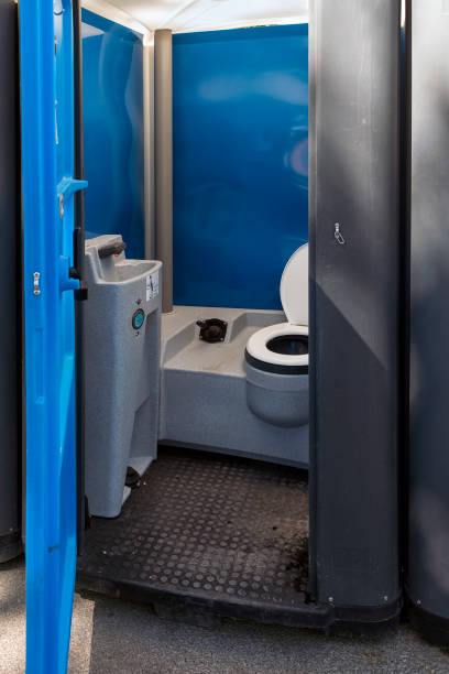 Best Luxury portable toilet rental  in Mapleton, ND